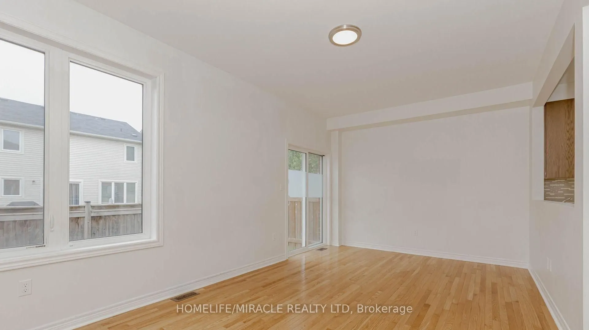 1015 Job Crescent, #Upper