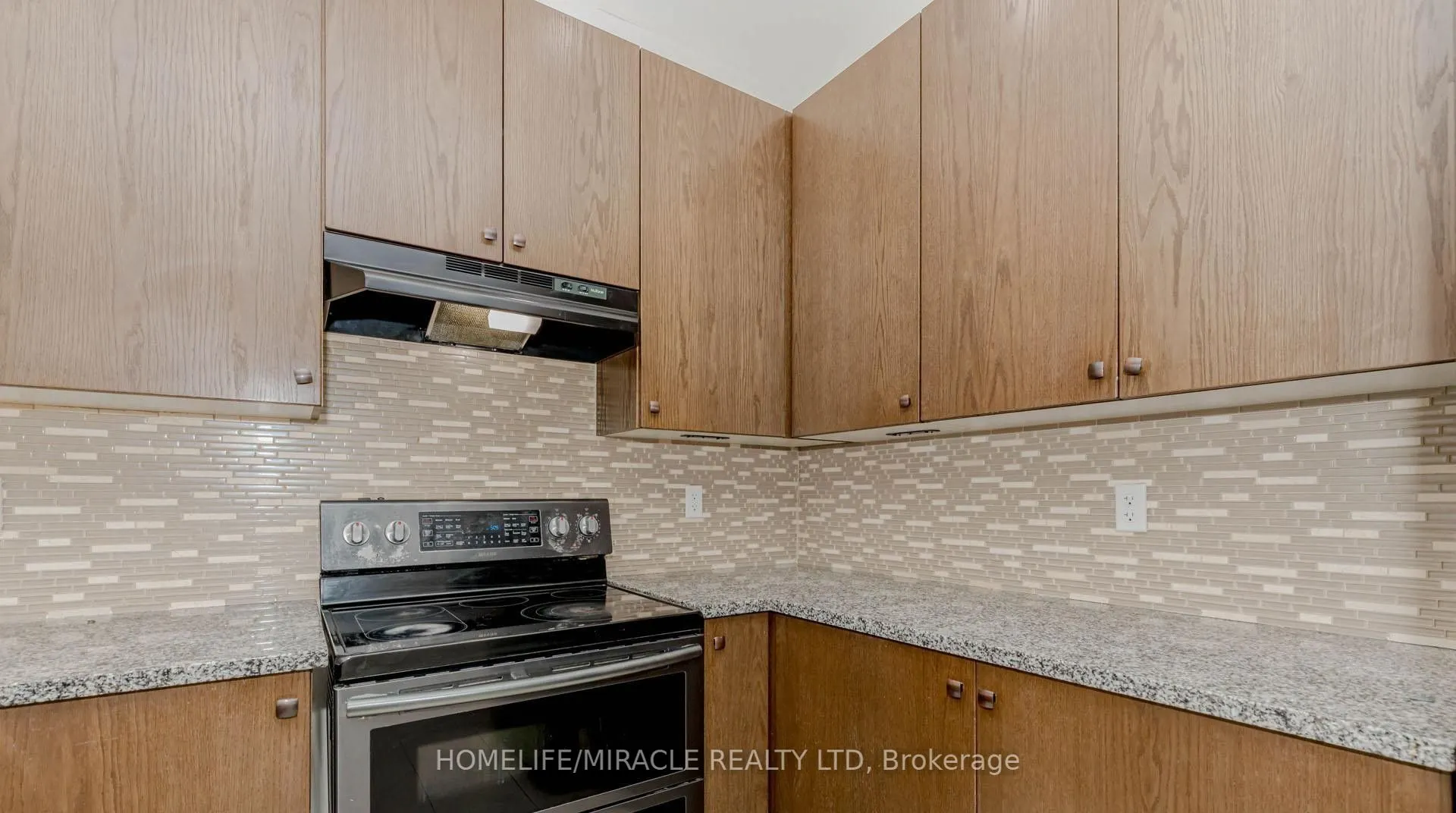 1015 Job Crescent, #Upper