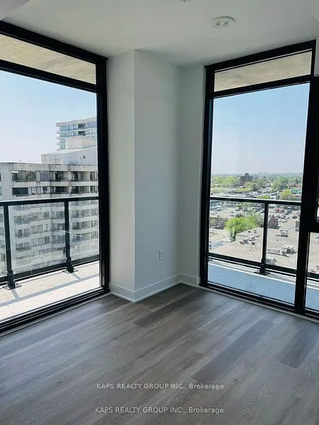 86 Dundas Street E, #816