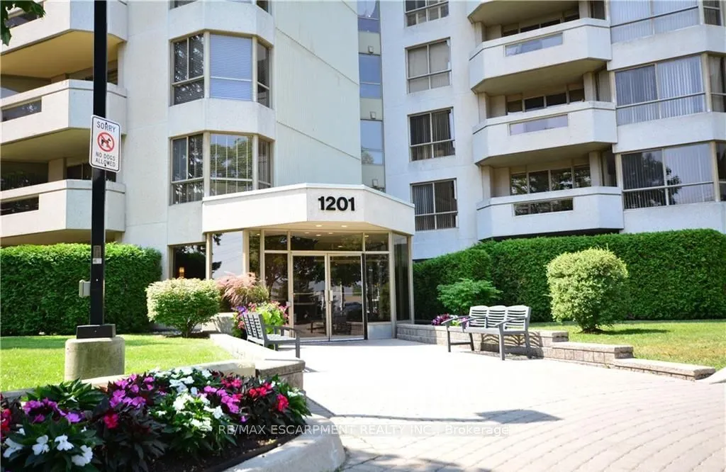 1201 North Shore Boulevard E, #302