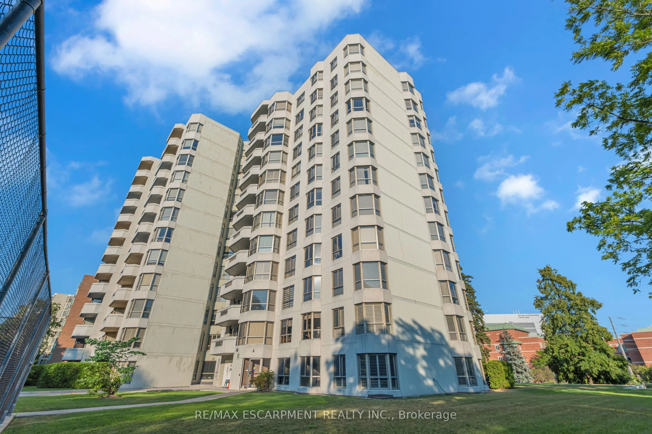 1201 North Shore Boulevard E, #302