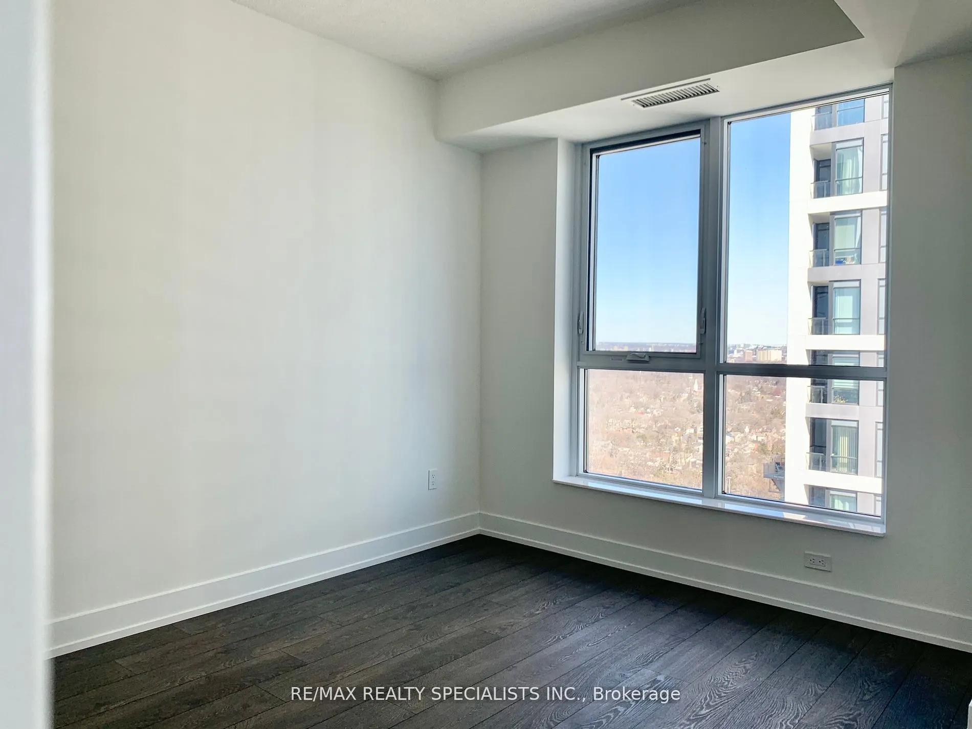9 Mabelle Avenue, #3421