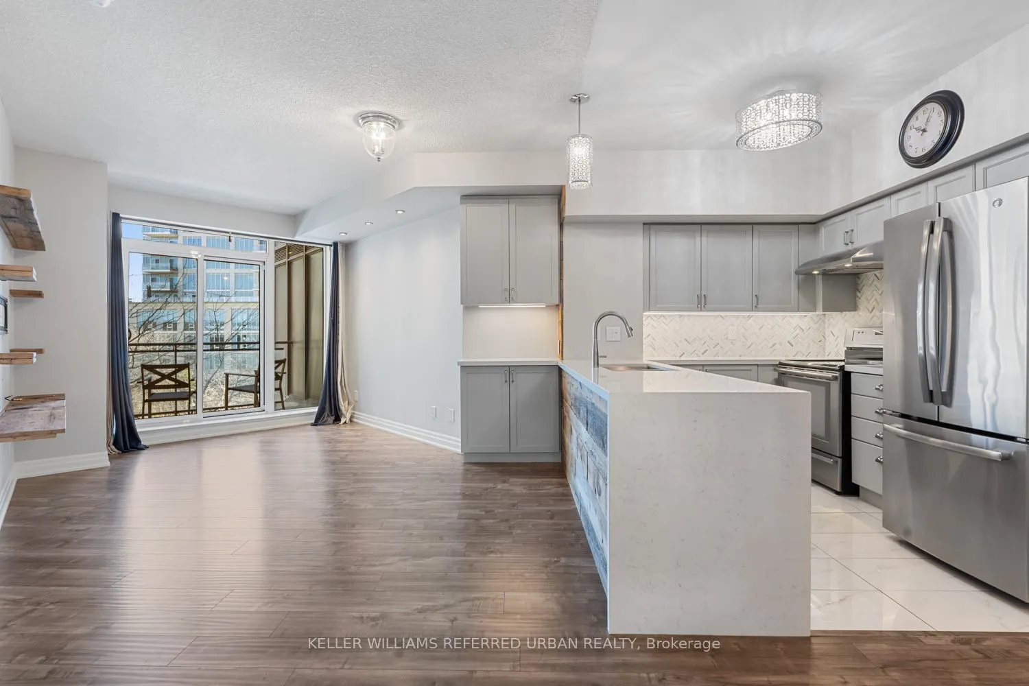 2121 Lake Shore Boulevard W, #409