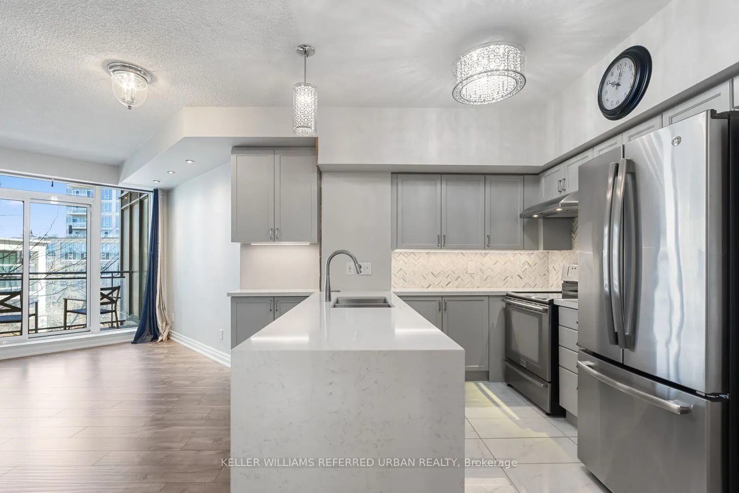 2121 Lake Shore Boulevard W, #409