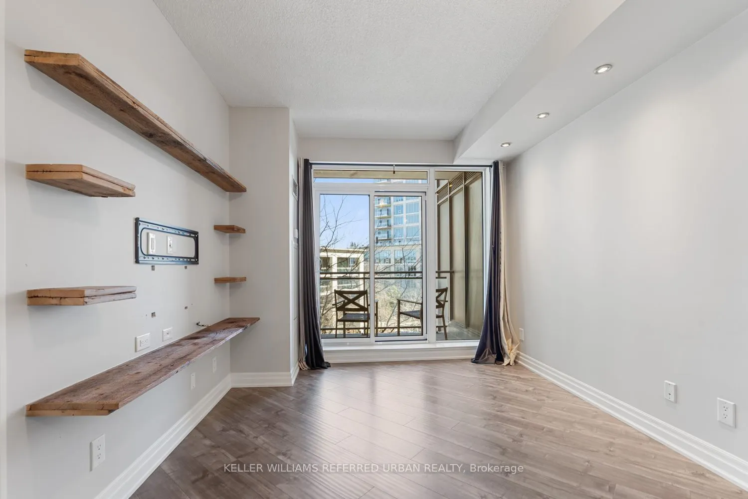 2121 Lake Shore Boulevard W, #409