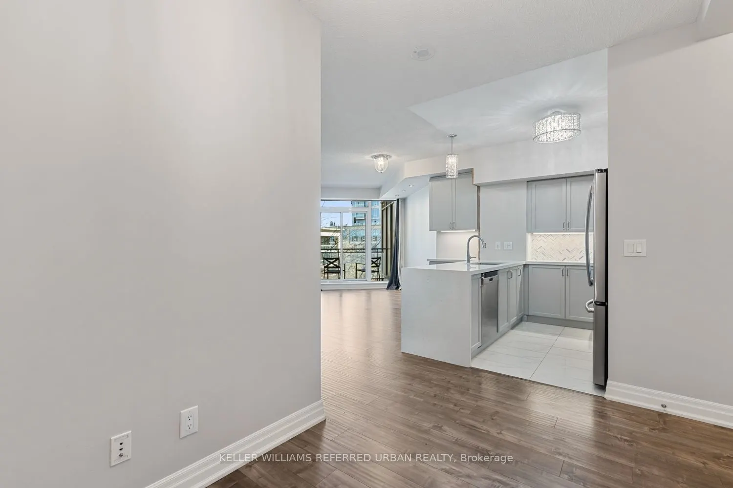 2121 Lake Shore Boulevard W, #409