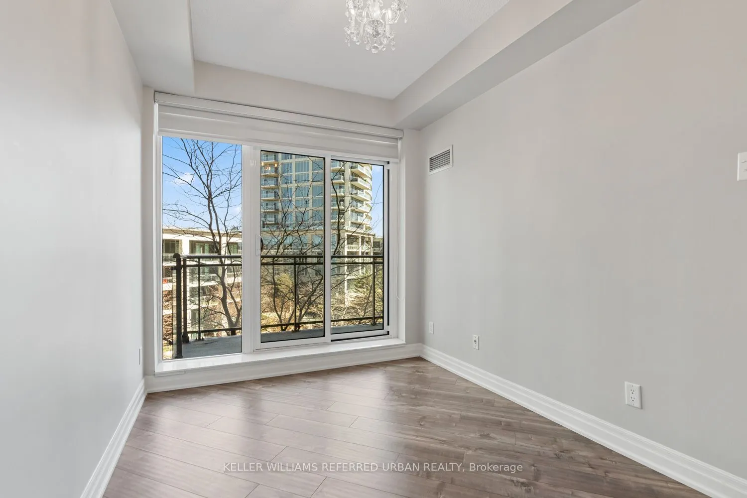2121 Lake Shore Boulevard W, #409