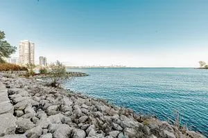 2121 Lake Shore Boulevard W, #409