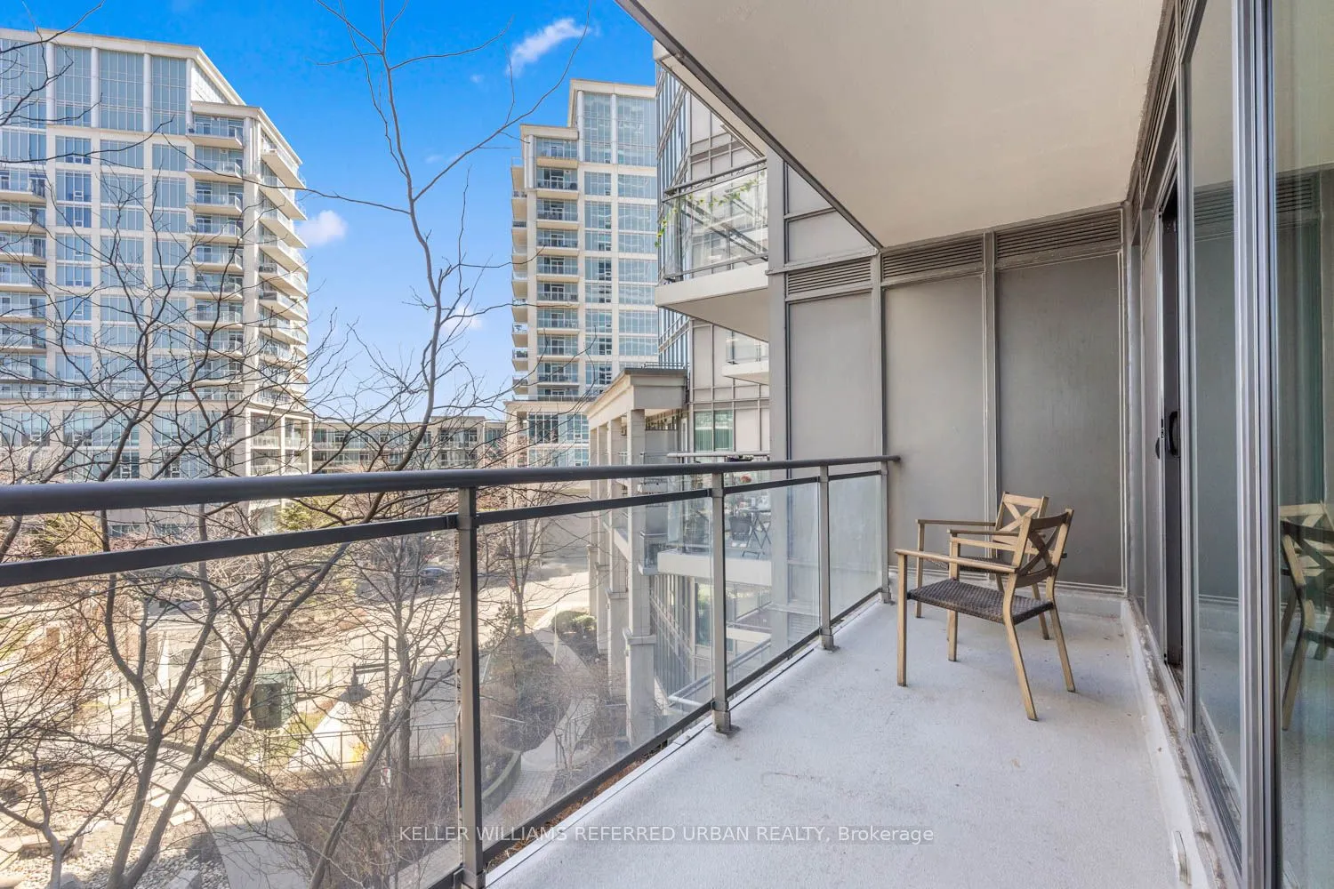 2121 Lake Shore Boulevard W, #409