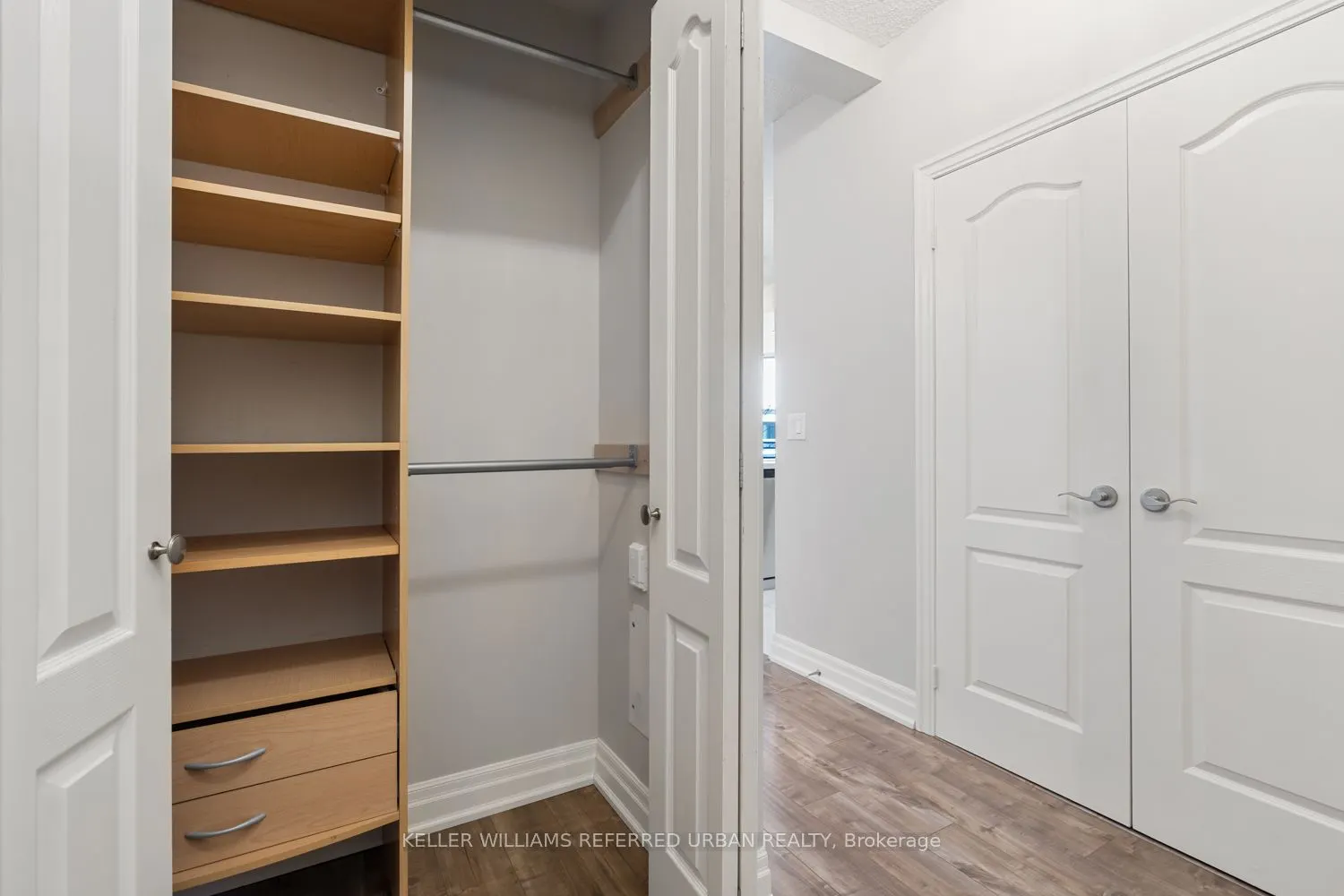 2121 Lake Shore Boulevard W, #409
