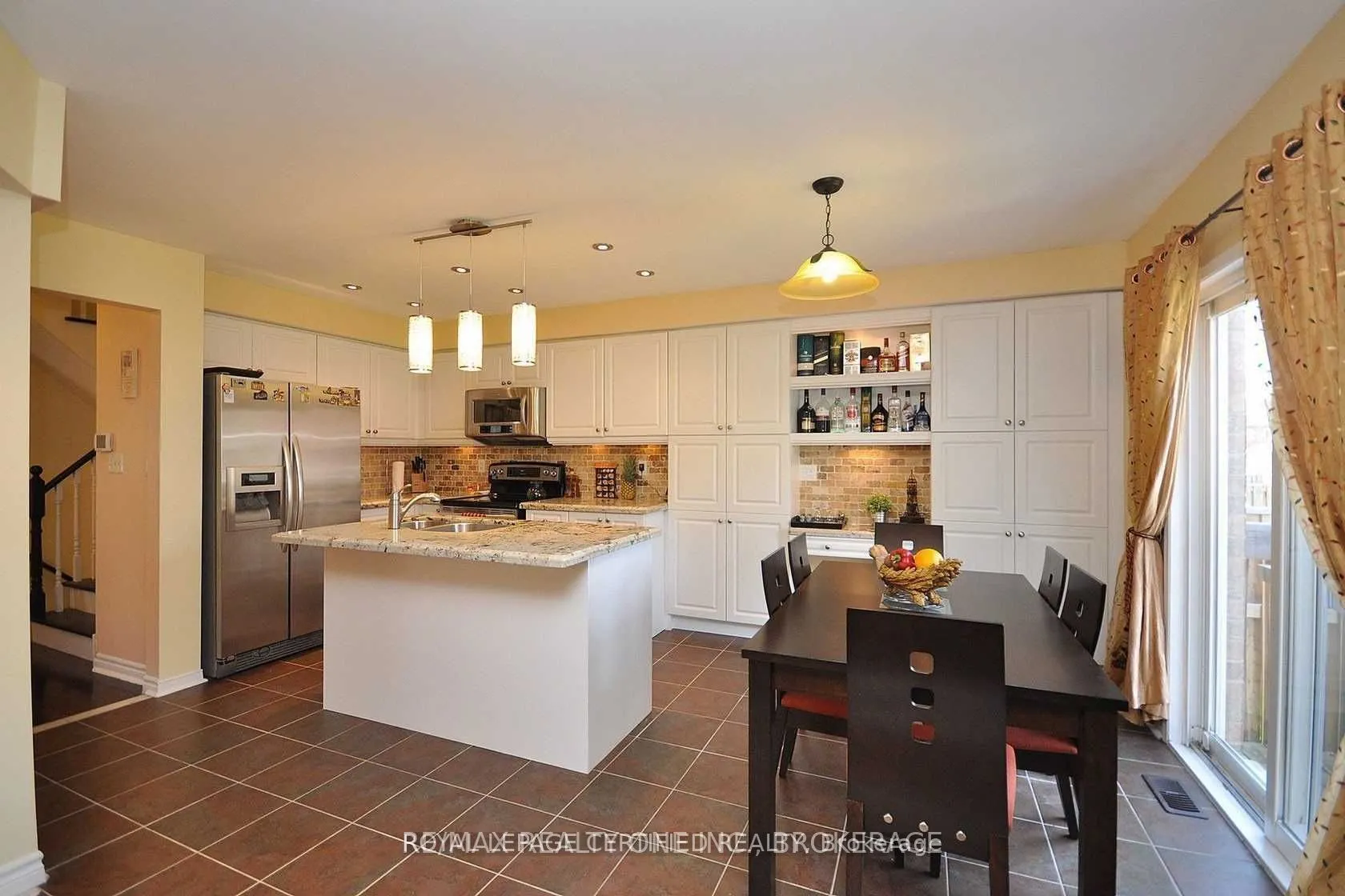 426 Orange Walk Crescent