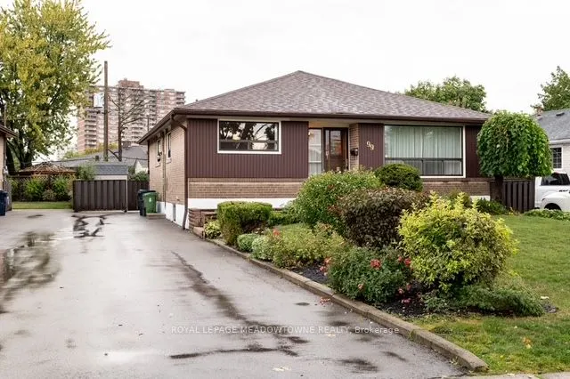 99 Silverstone Drive