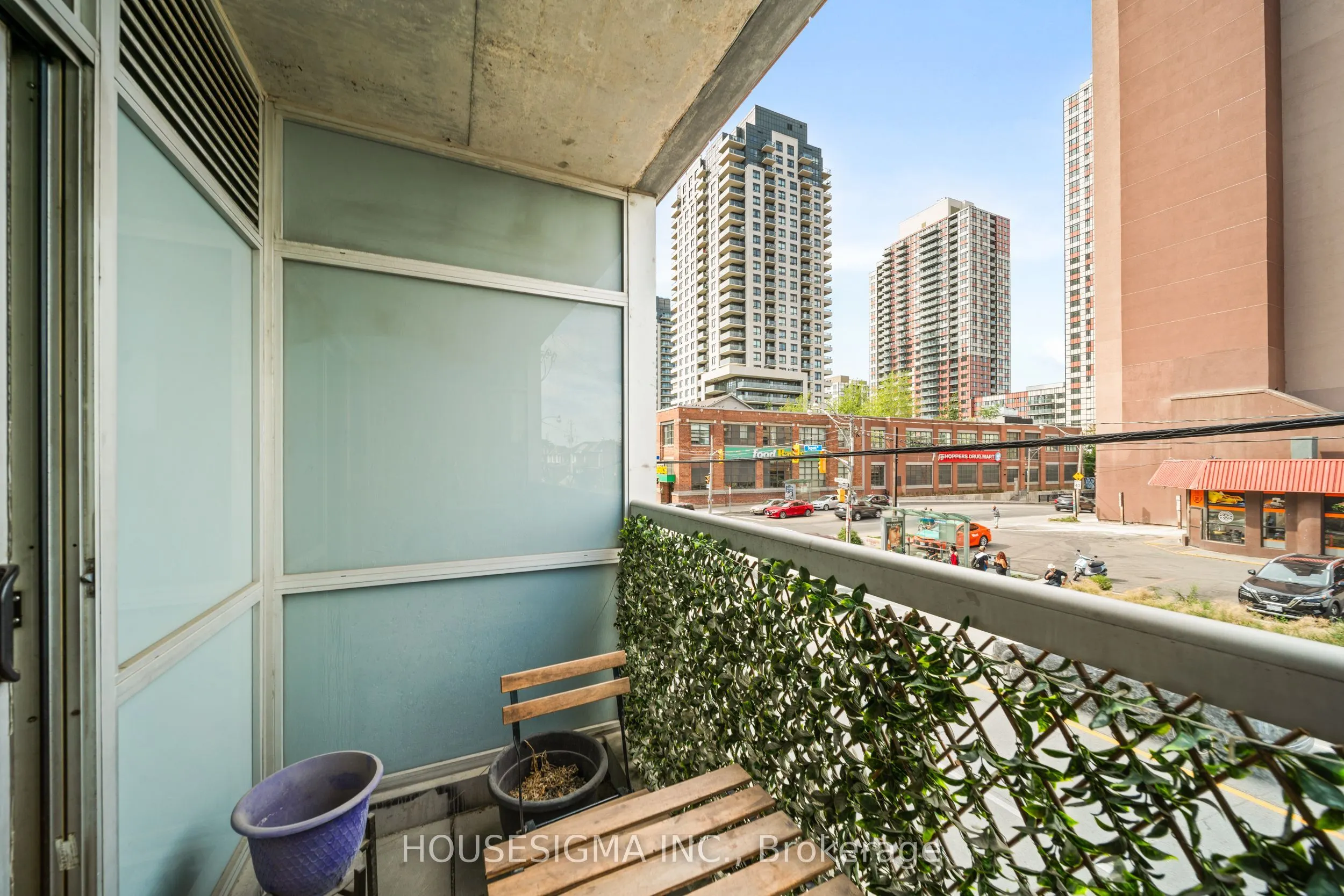 1375 Dupont Street, #210