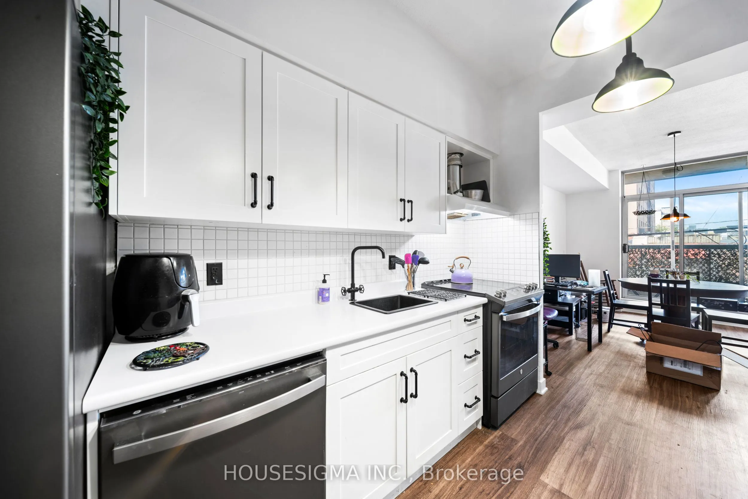 1375 Dupont Street, #210