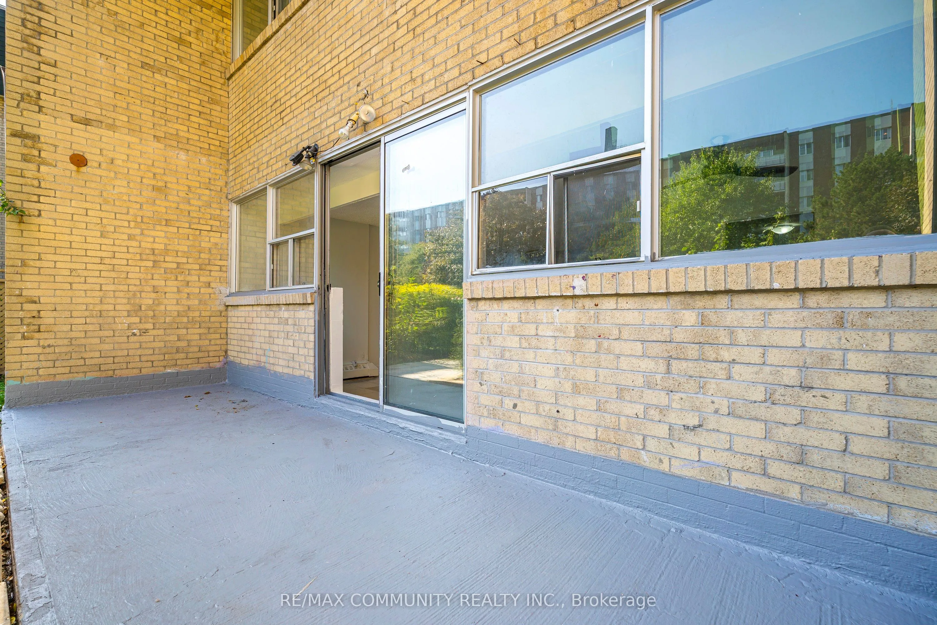 1624 Bloor Street, #9