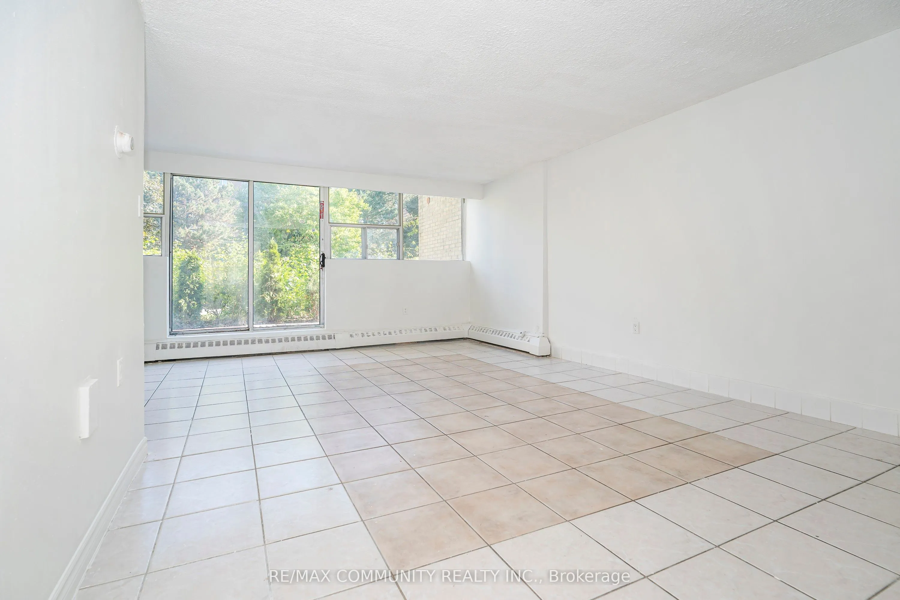 1624 Bloor Street, #9