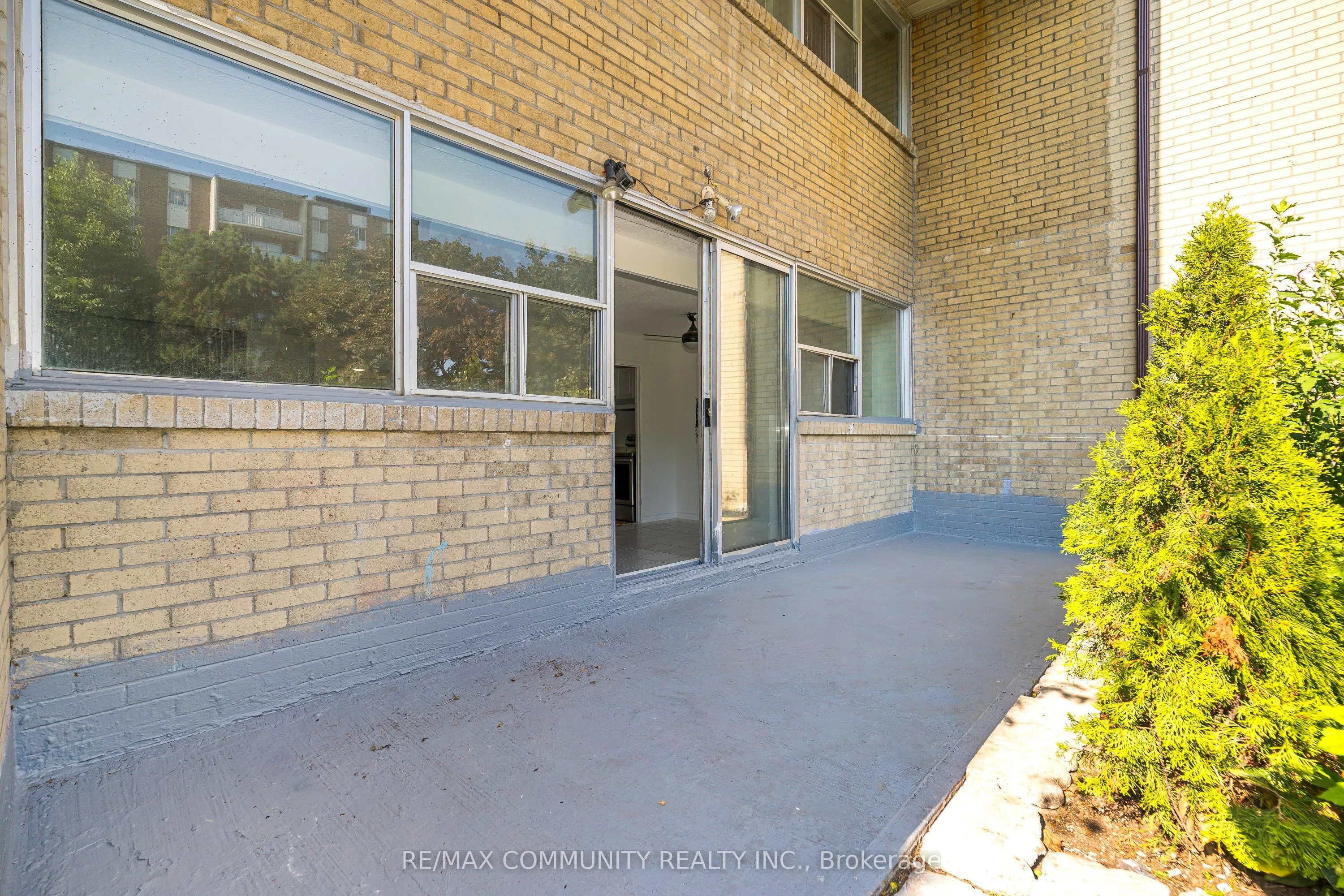 1624 Bloor Street, #9