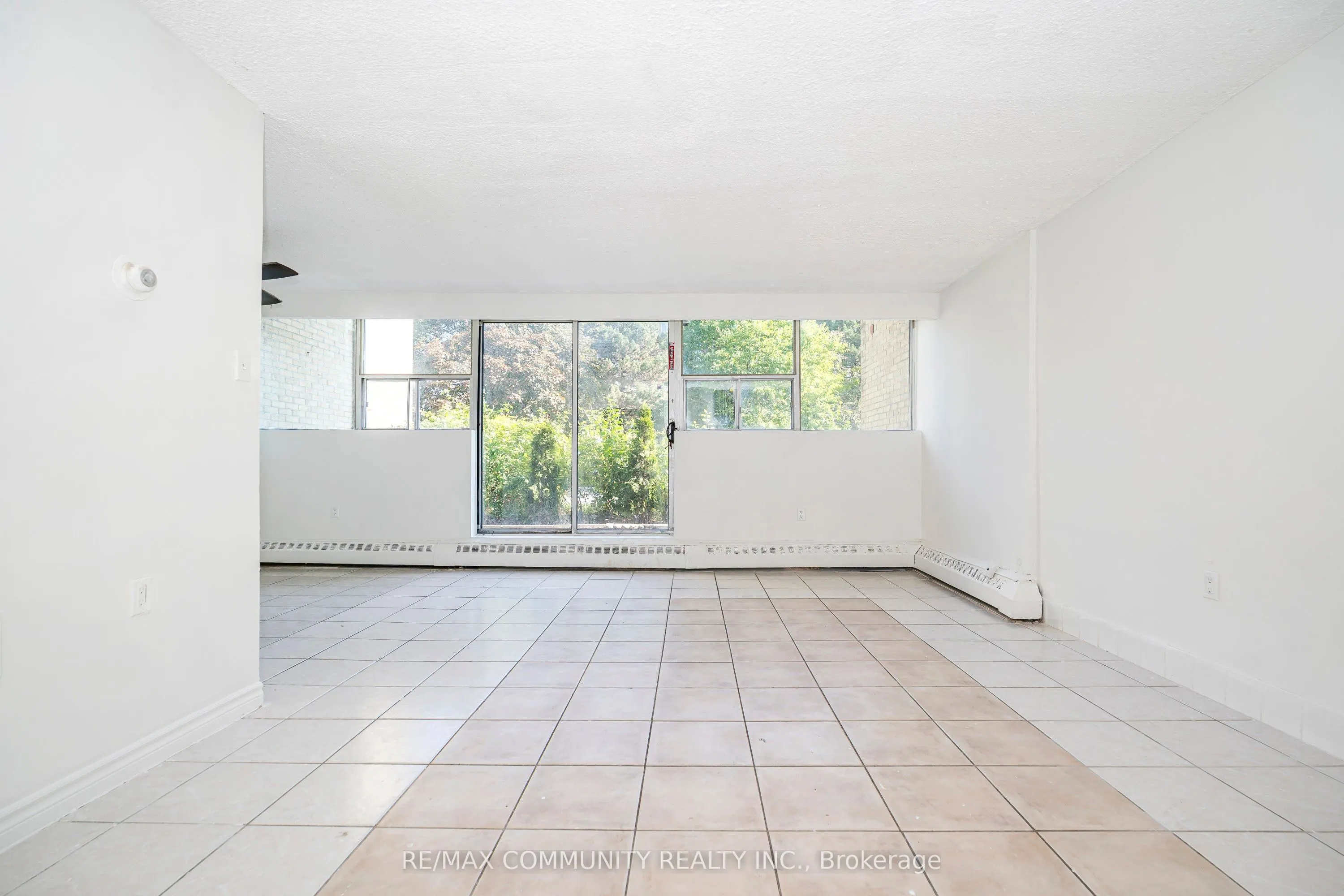 1624 Bloor Street, #9