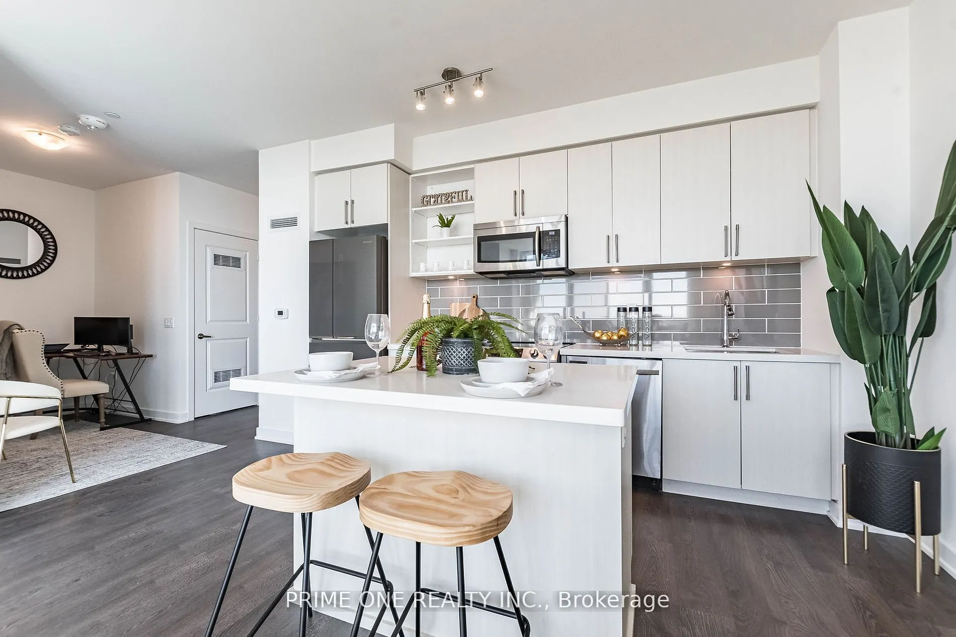 4699 Glen Erin Drive, #PH 04