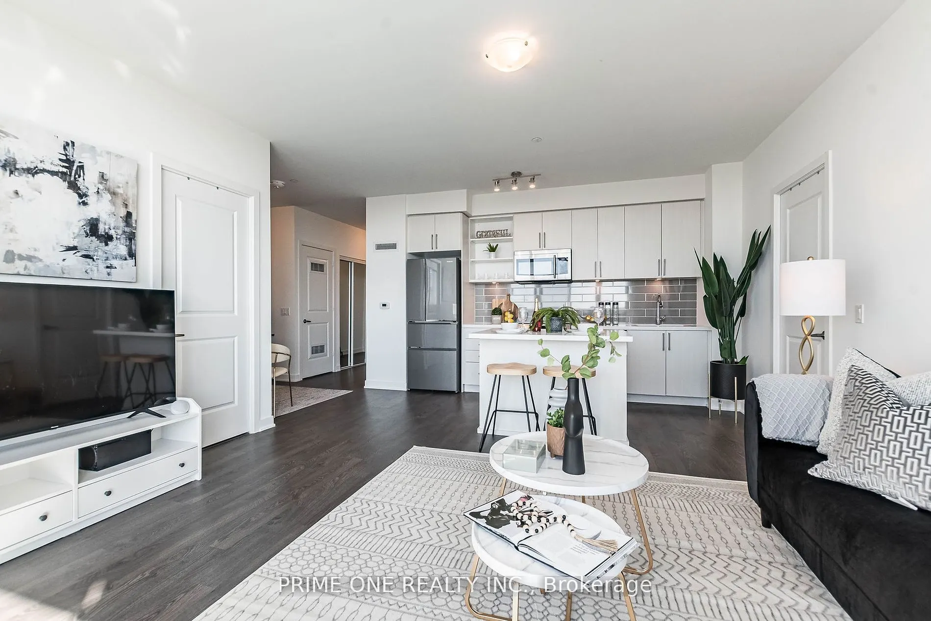 4699 Glen Erin Drive, #PH 04