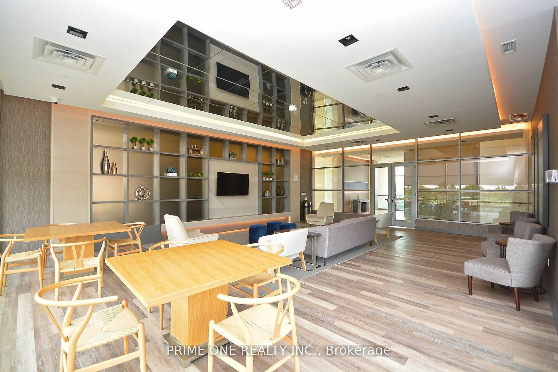 4699 Glen Erin Drive, #PH 04