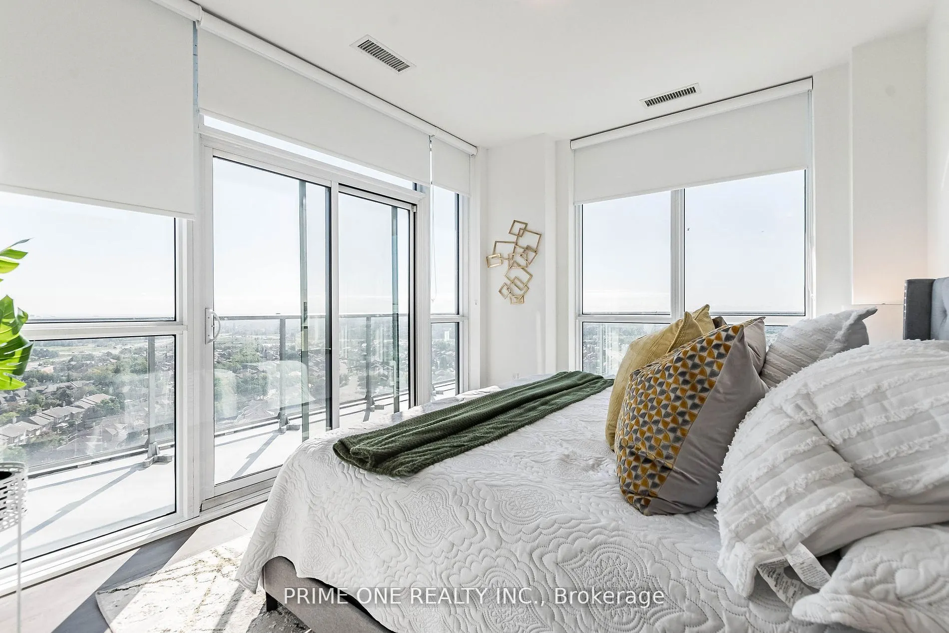4699 Glen Erin Drive, #PH 04