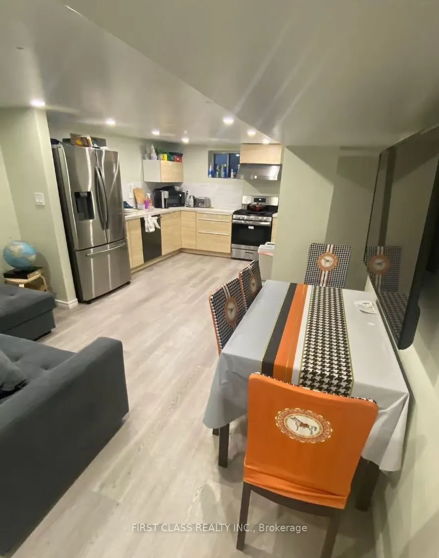 76 Macdonald Street, #room on 2nd flr