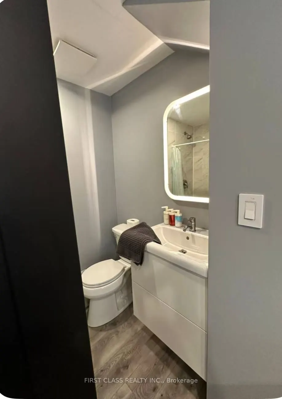 76 Macdonald Street, #room on 2nd flr