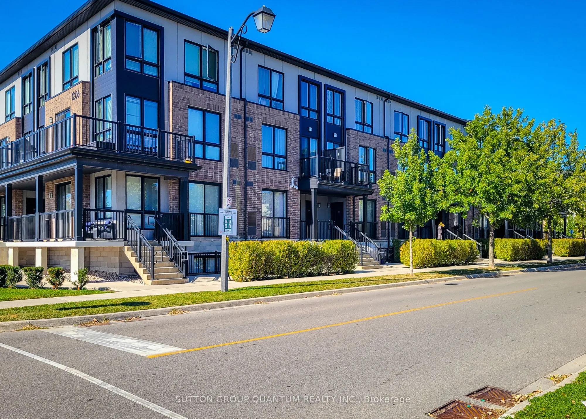 1206 Main Street E, #206