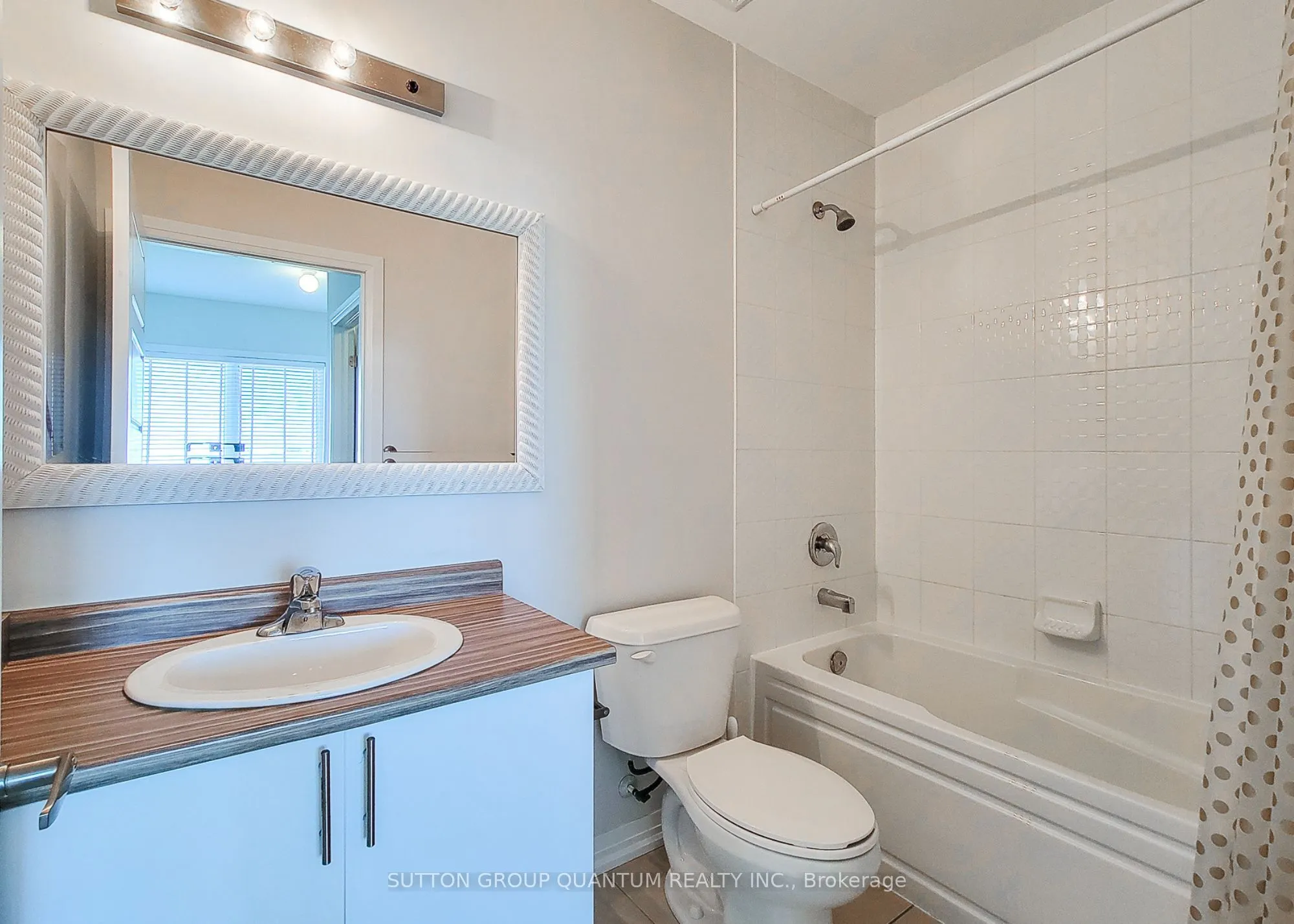 1206 Main Street E, #206