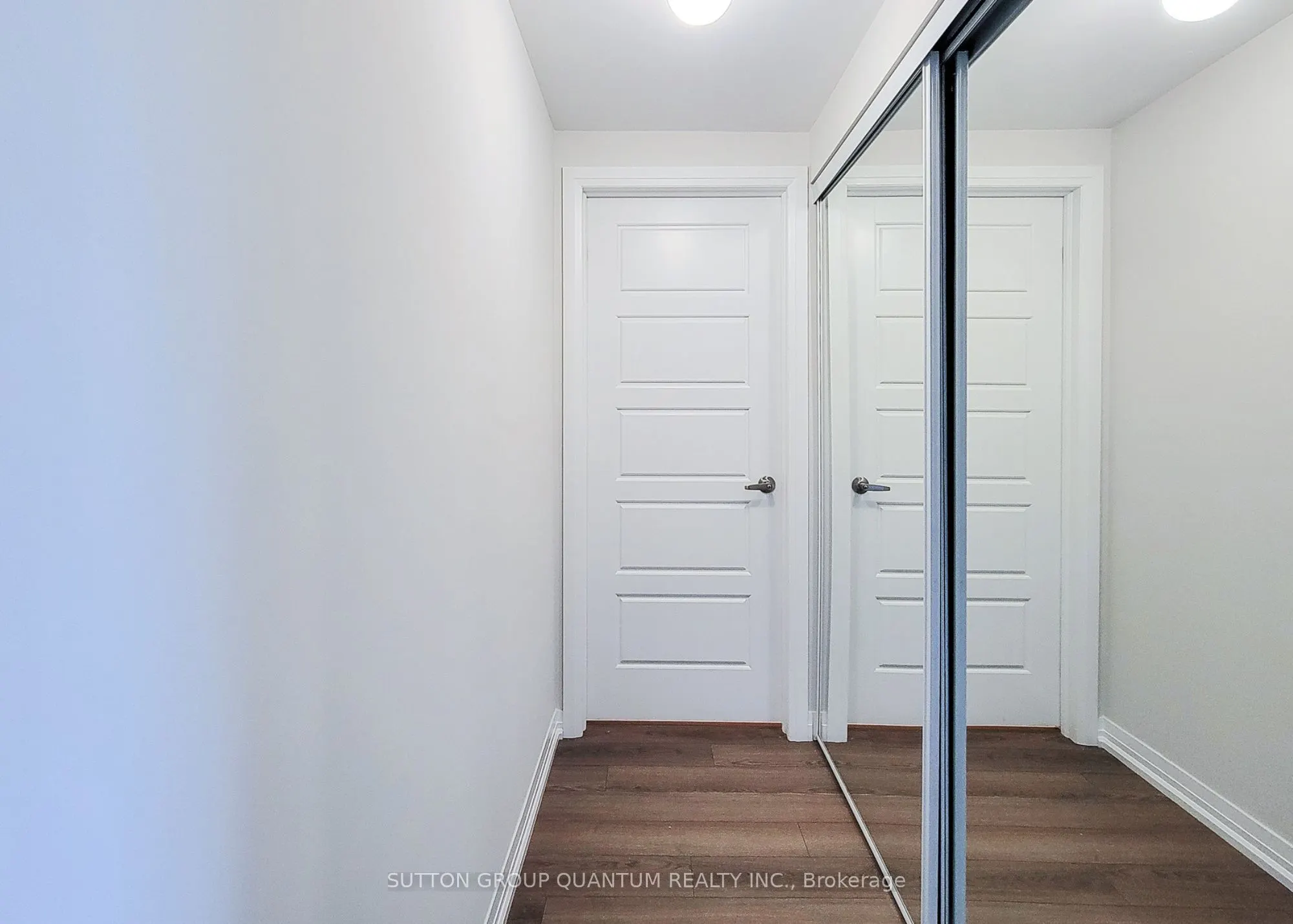 1206 Main Street E, #206