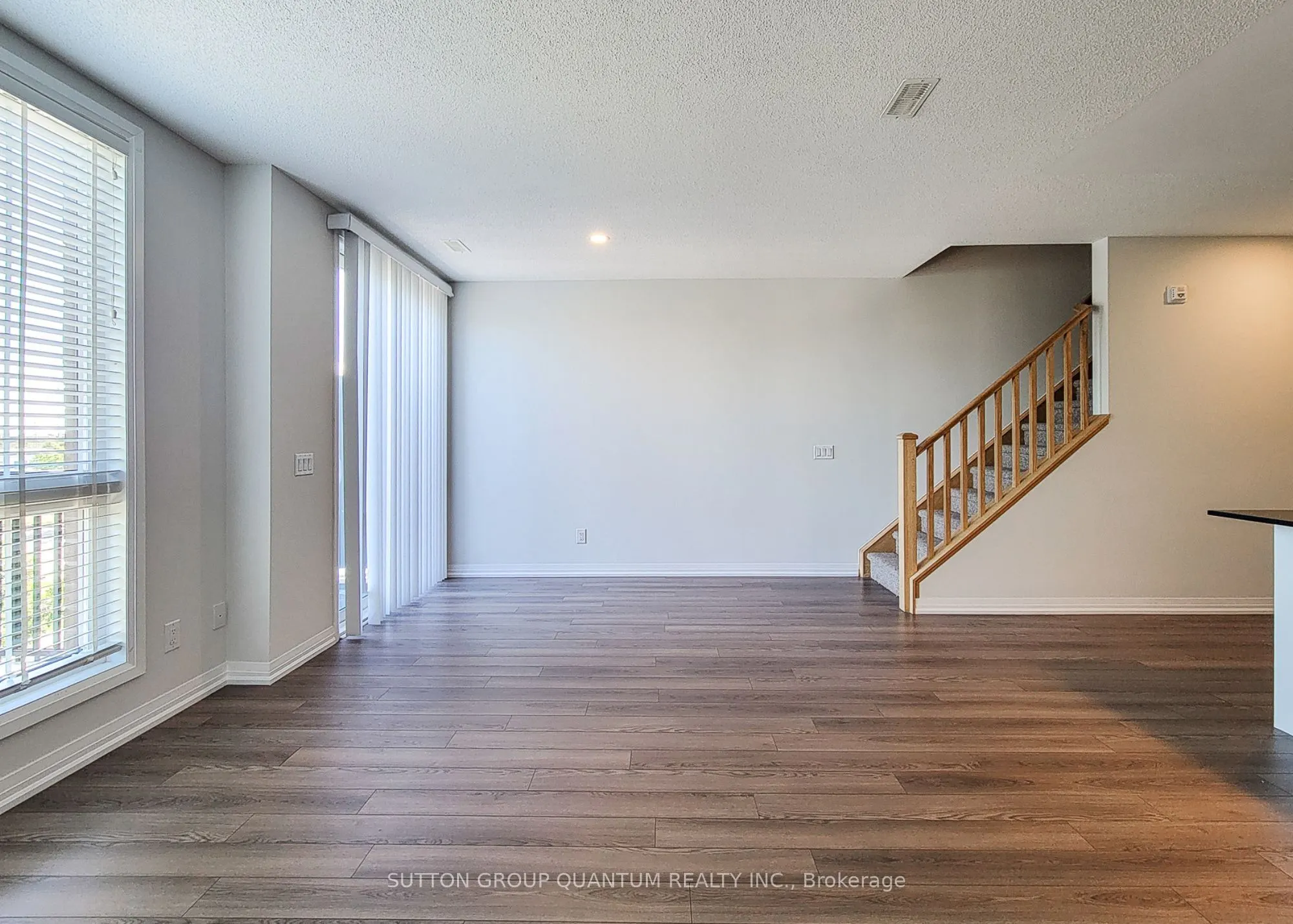 1206 Main Street E, #206