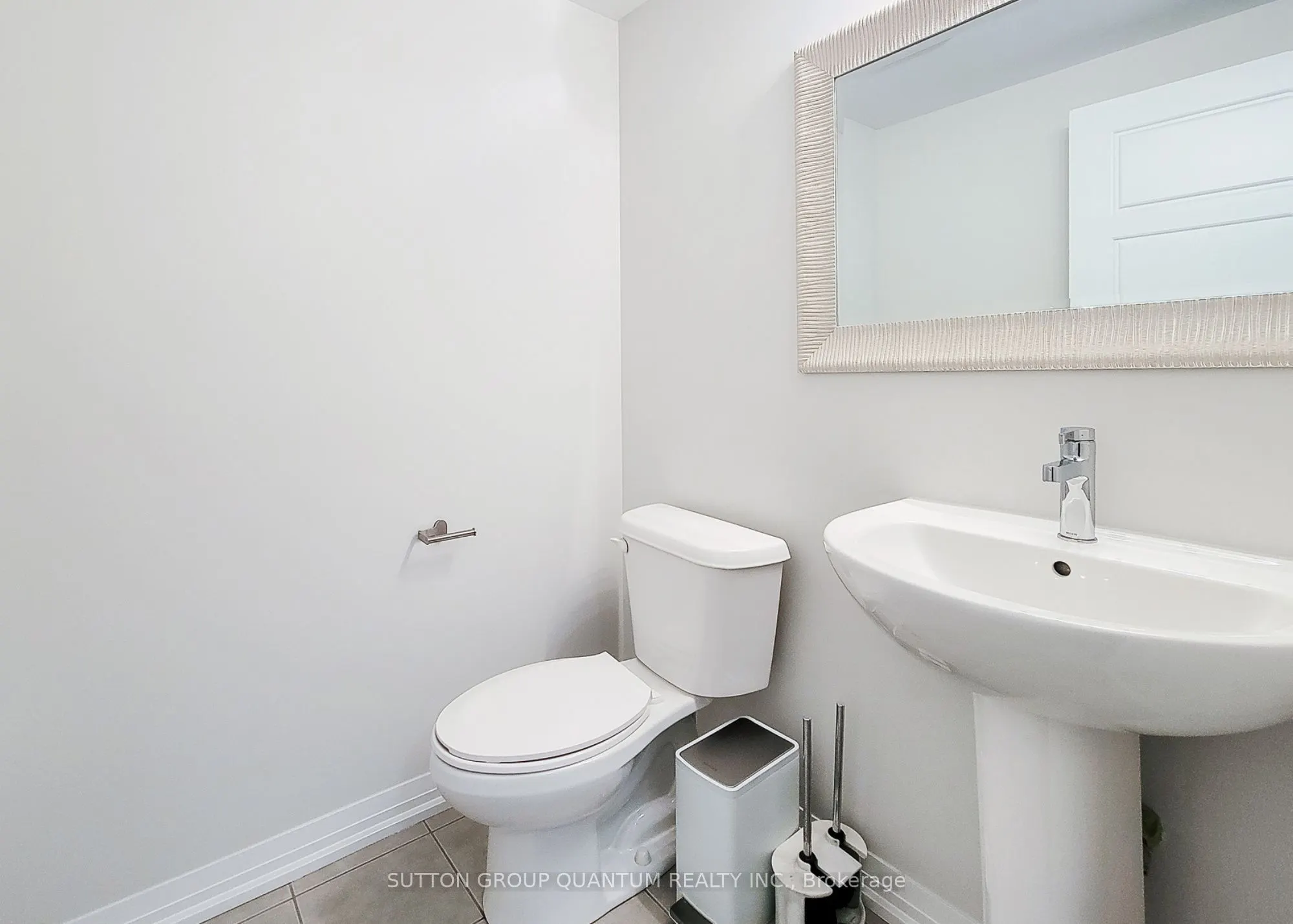 1206 Main Street E, #206