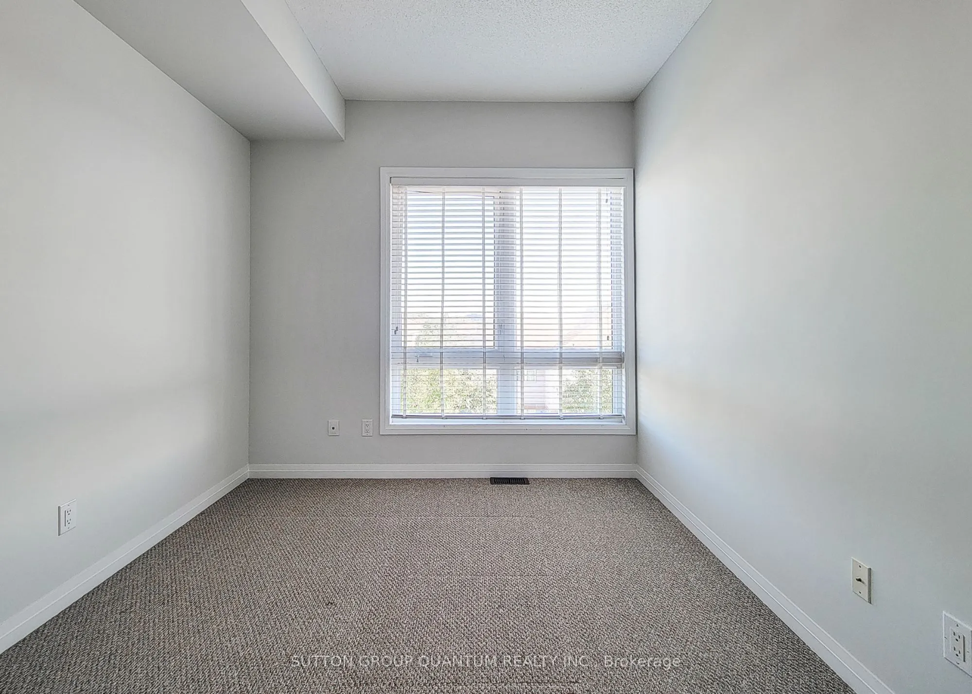 1206 Main Street E, #206