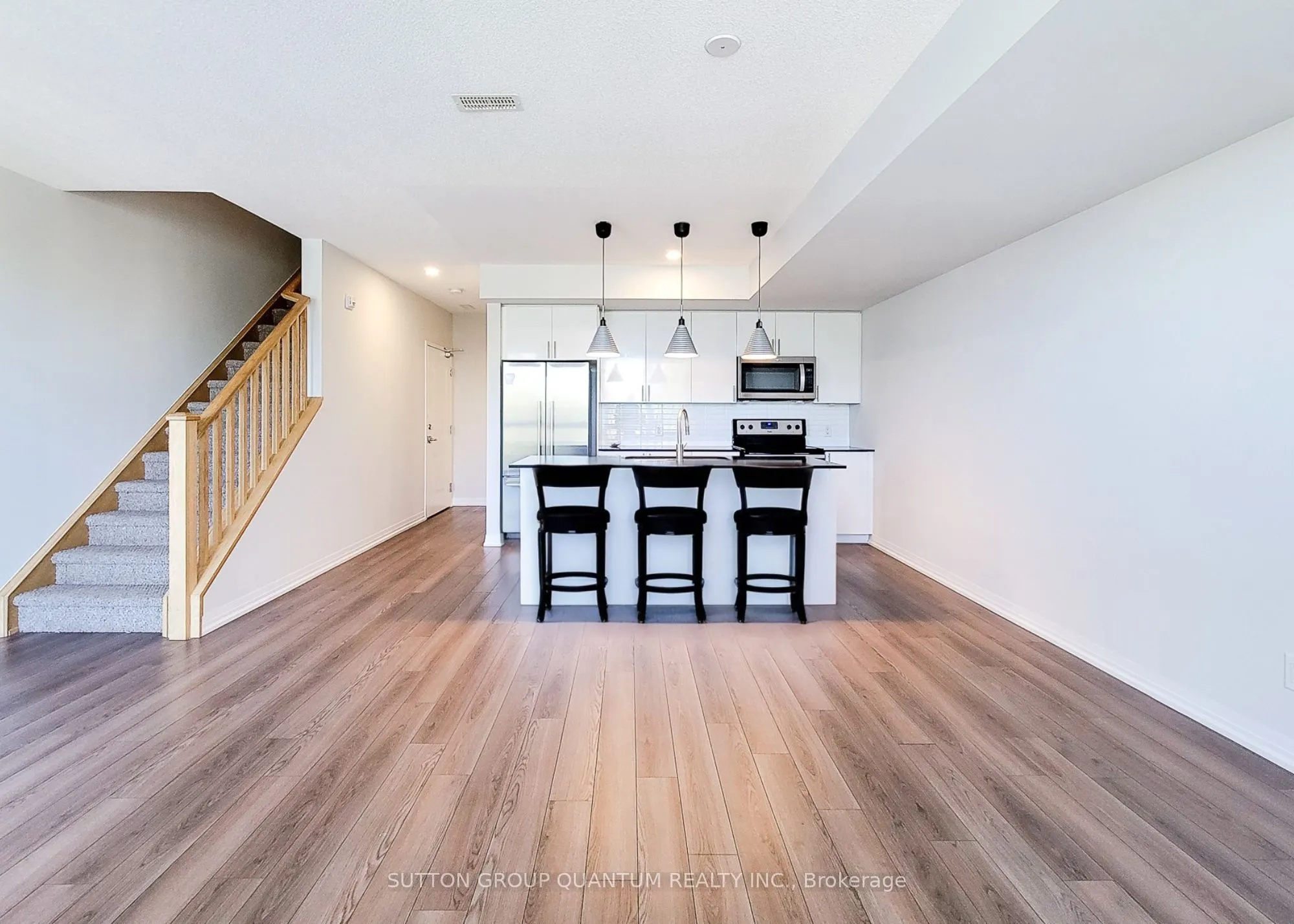 1206 Main Street E, #206