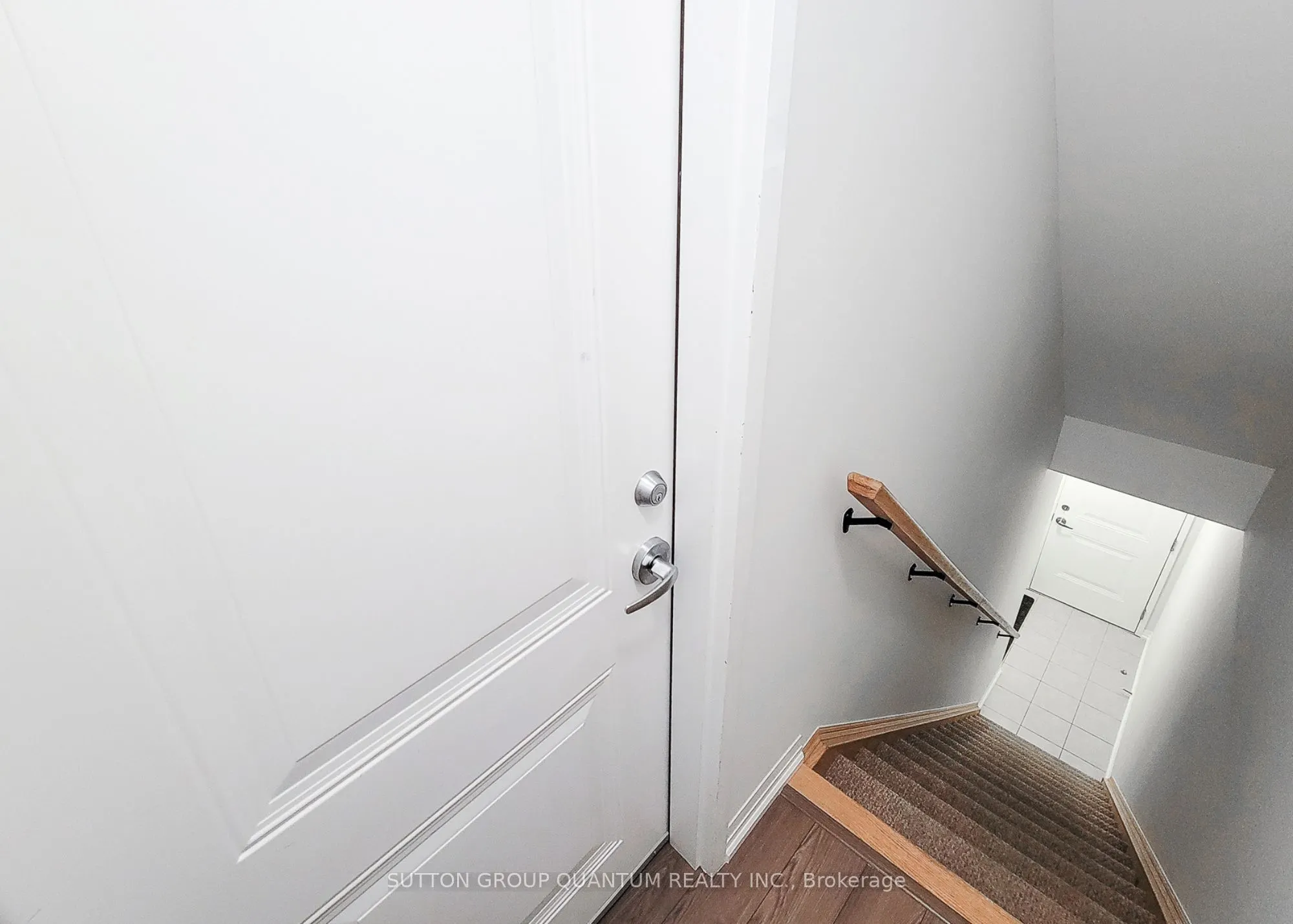 1206 Main Street E, #206