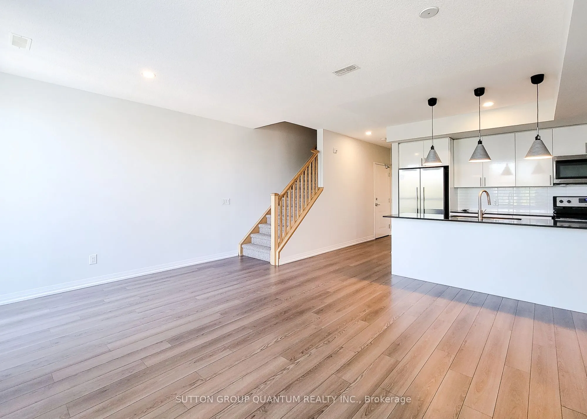 1206 Main Street E, #206