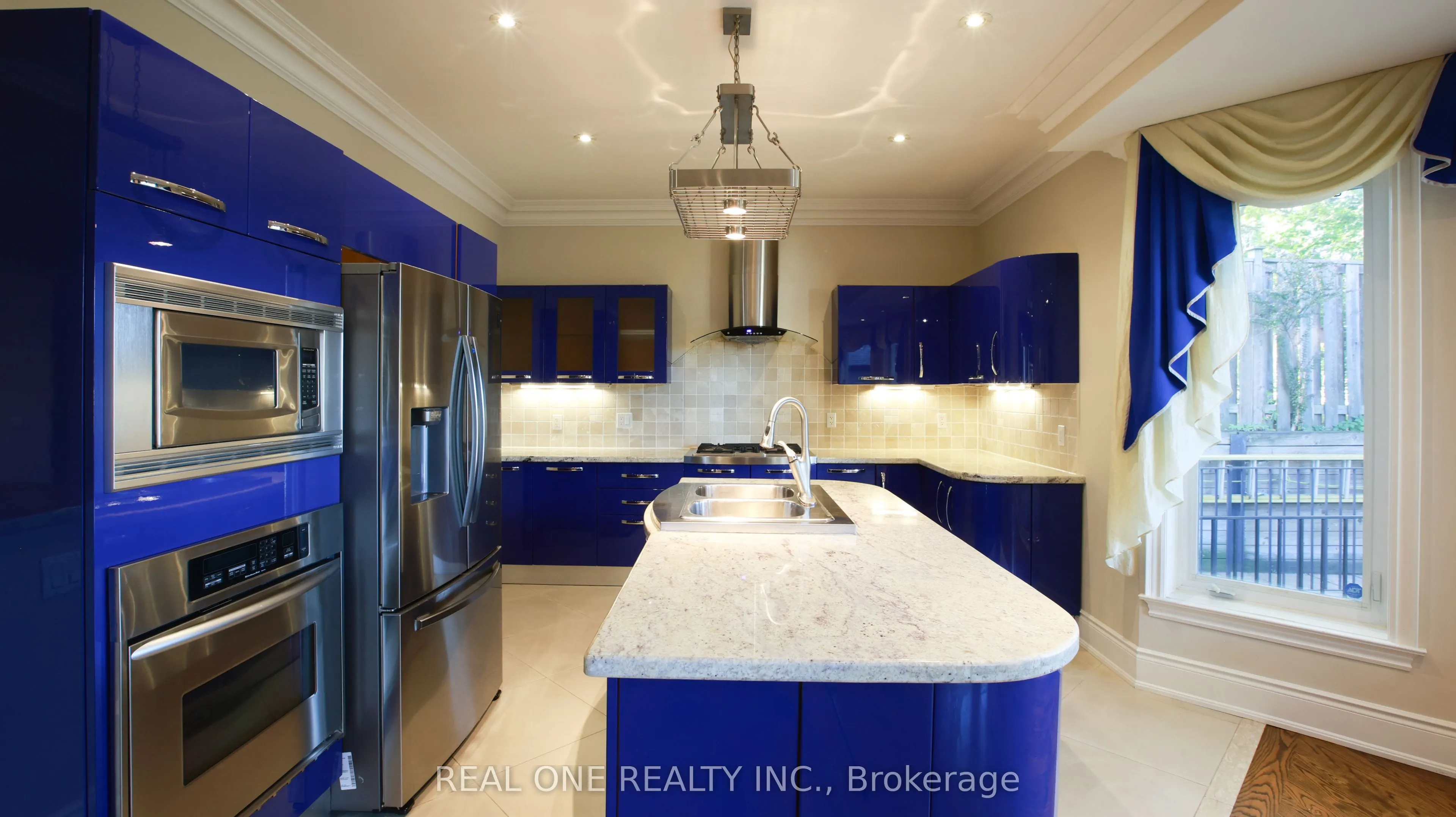 38 Stonegate Road