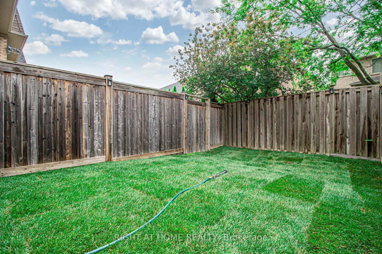 1358 Granrock Crescent