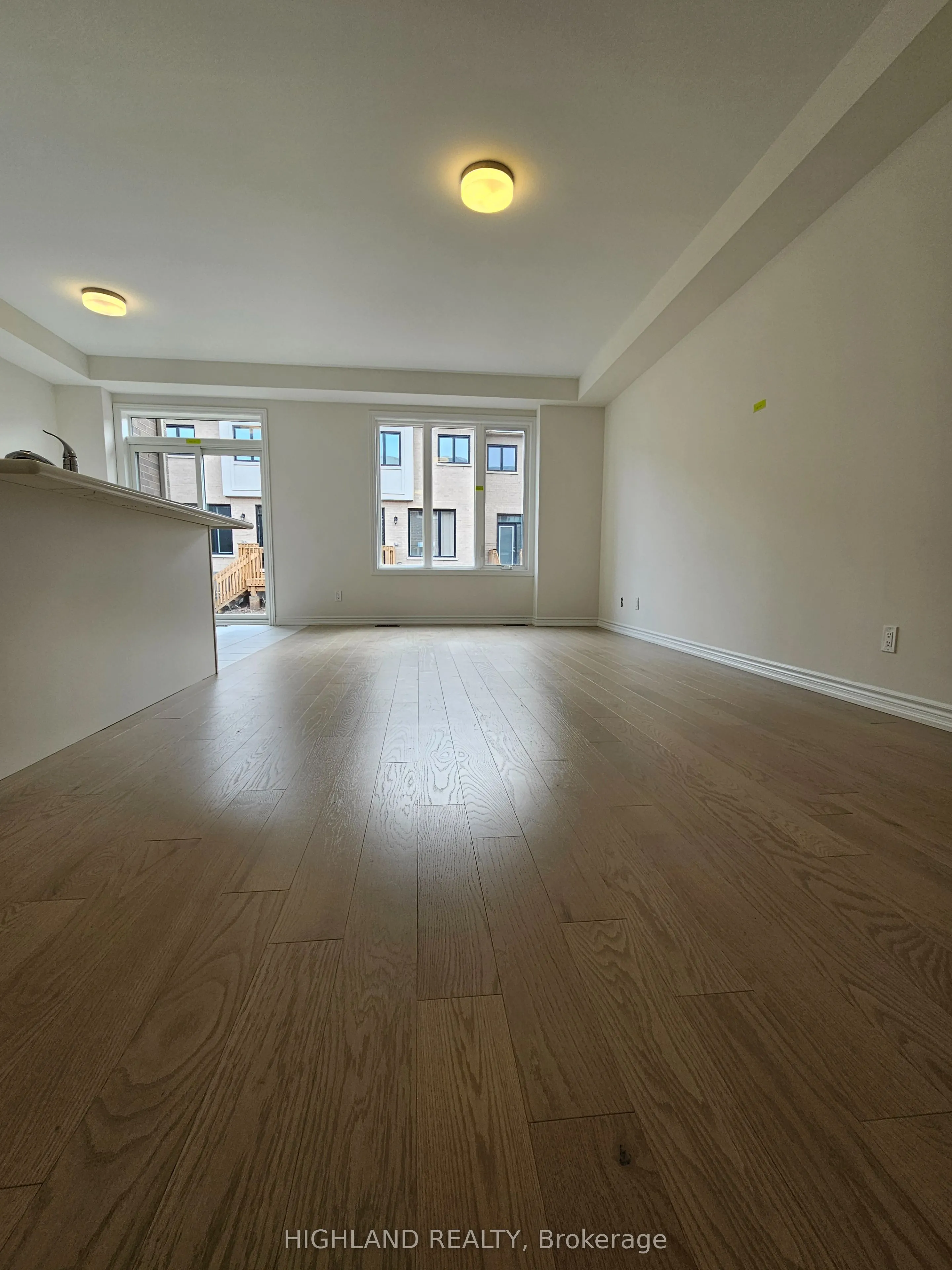 1197 Dartmouth Cres Crescent