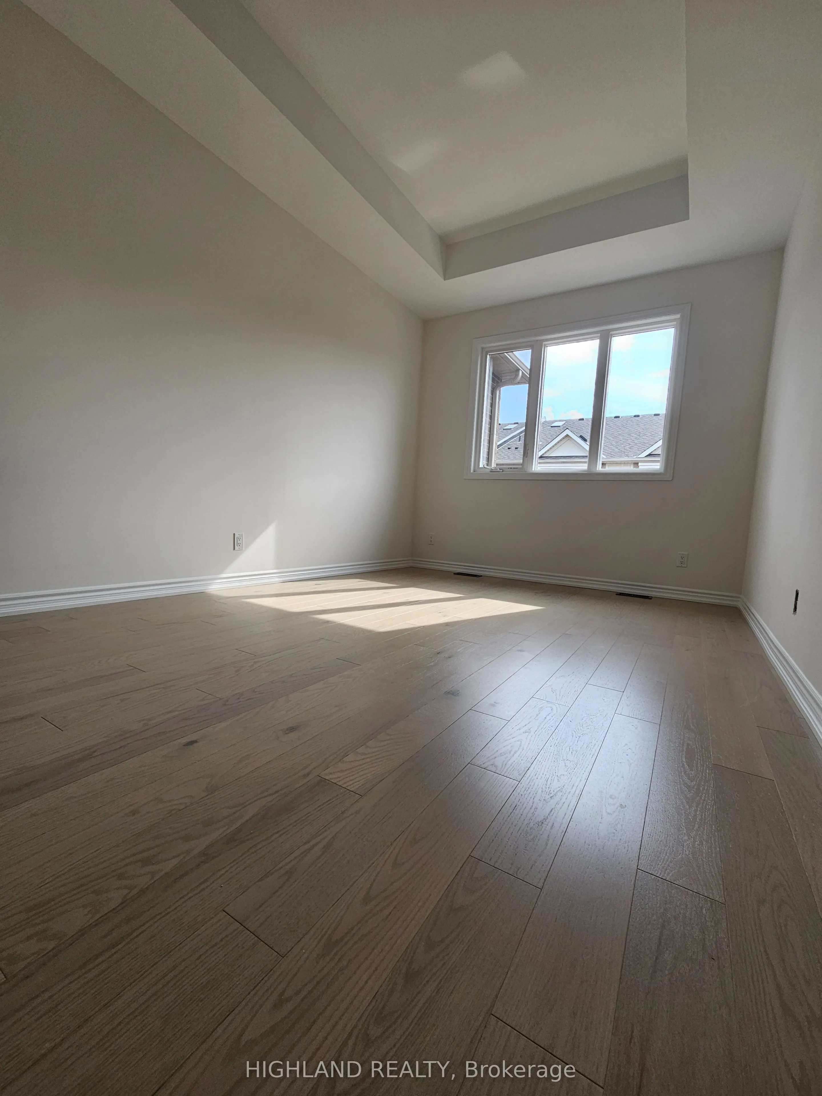 1197 Dartmouth Cres Crescent