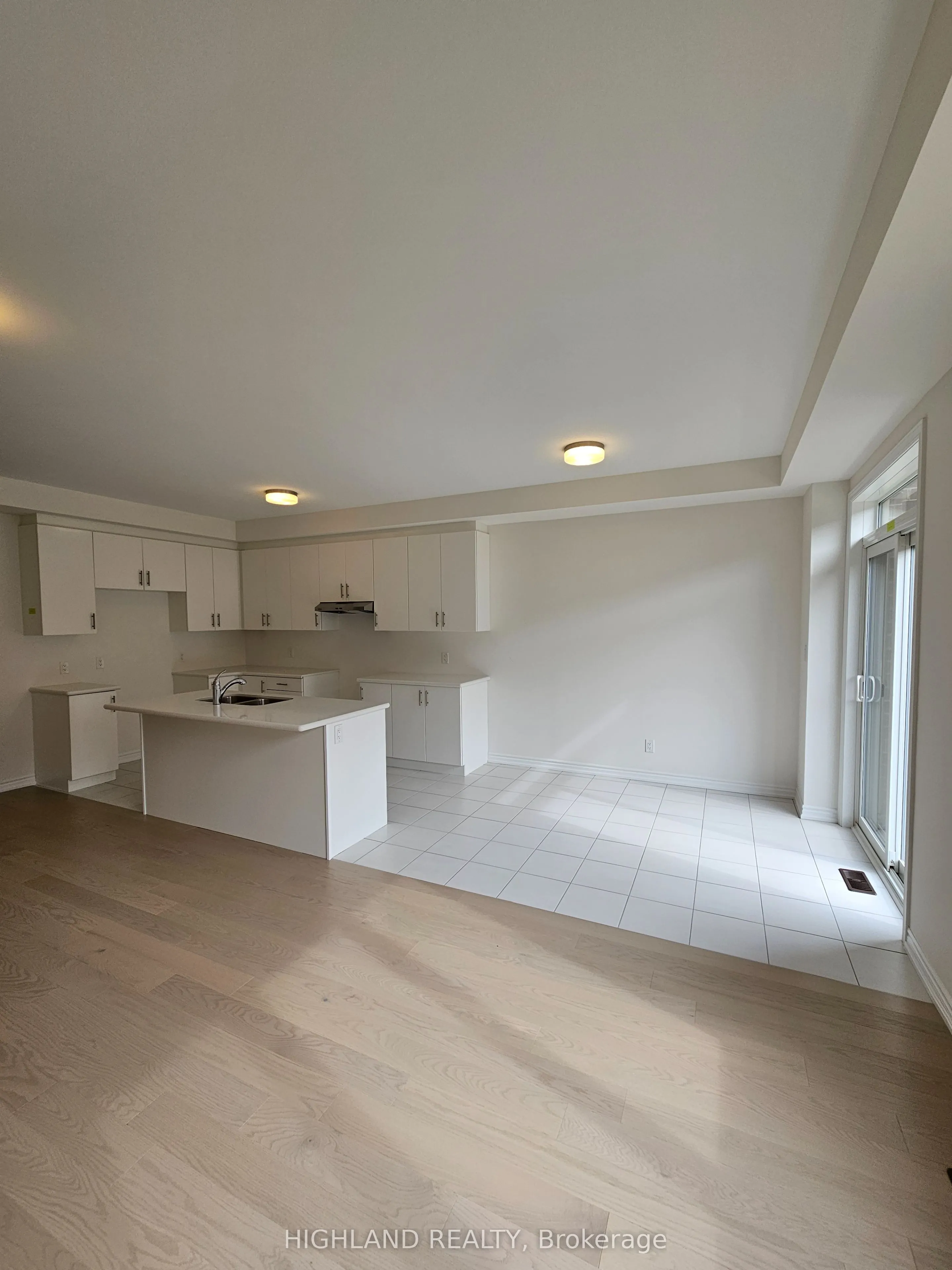 1197 Dartmouth Cres Crescent