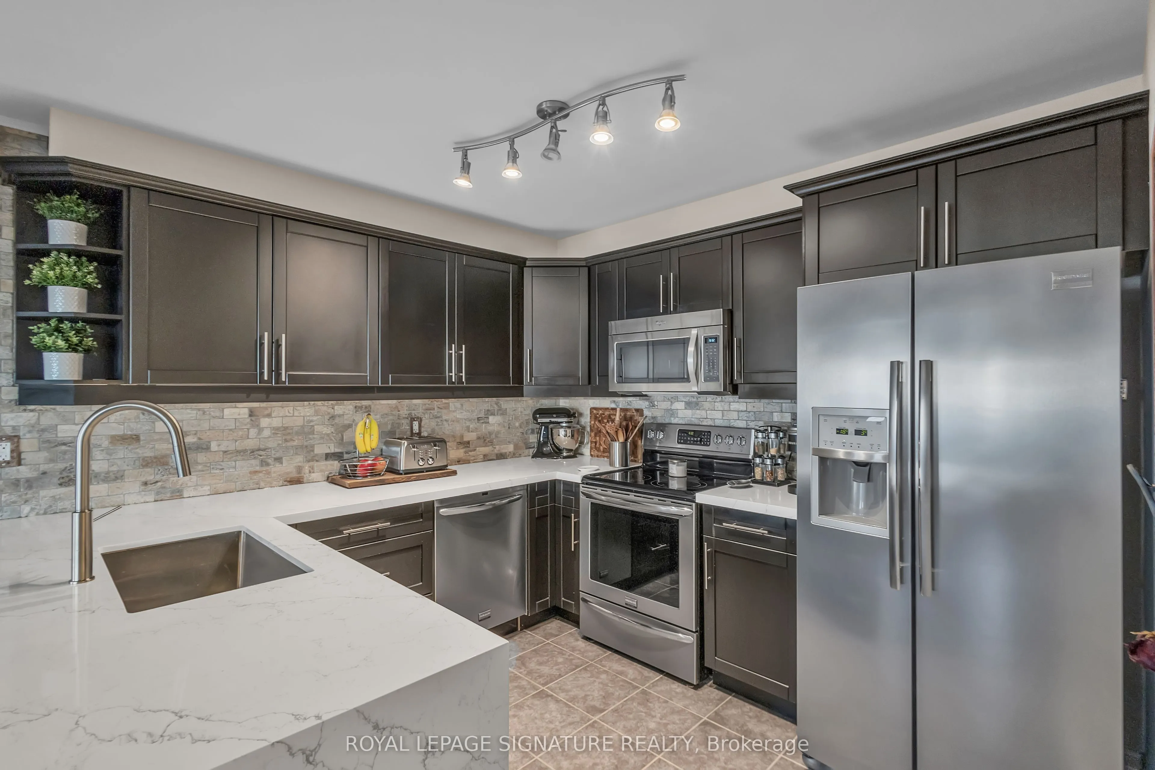 966 Nadalin Heights