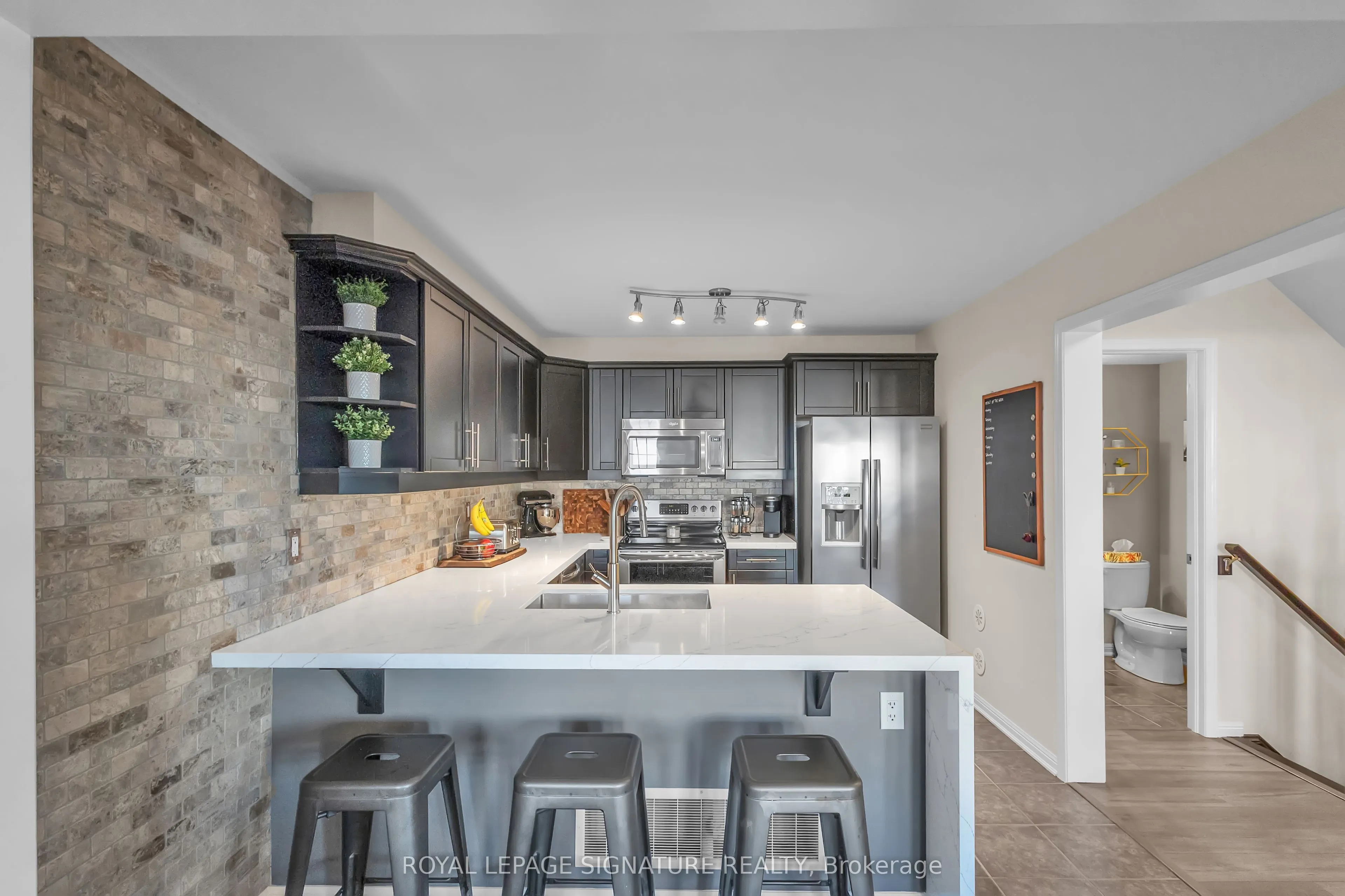 966 Nadalin Heights