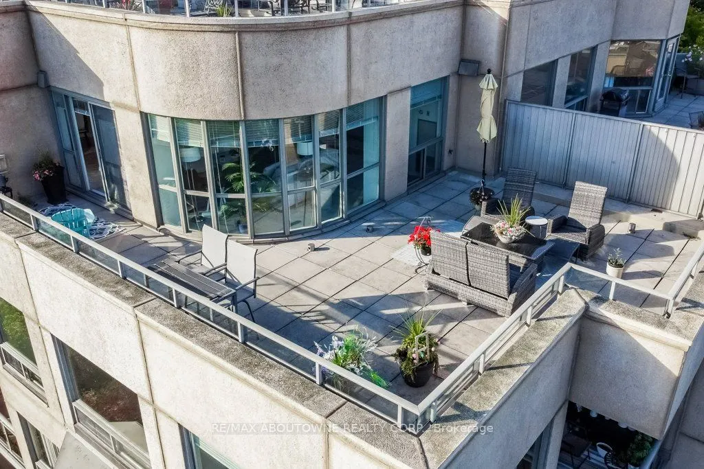 2511 Lakeshore Road W, #519