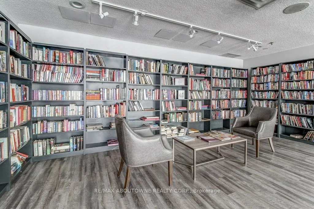 2511 Lakeshore Road W, #519