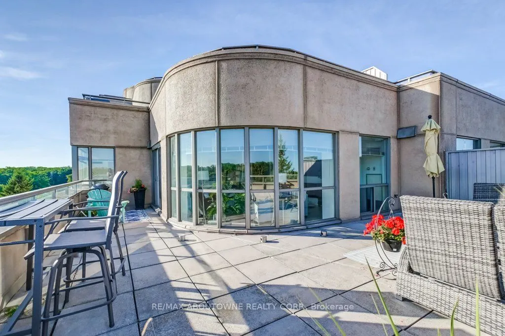 2511 Lakeshore Road W, #519