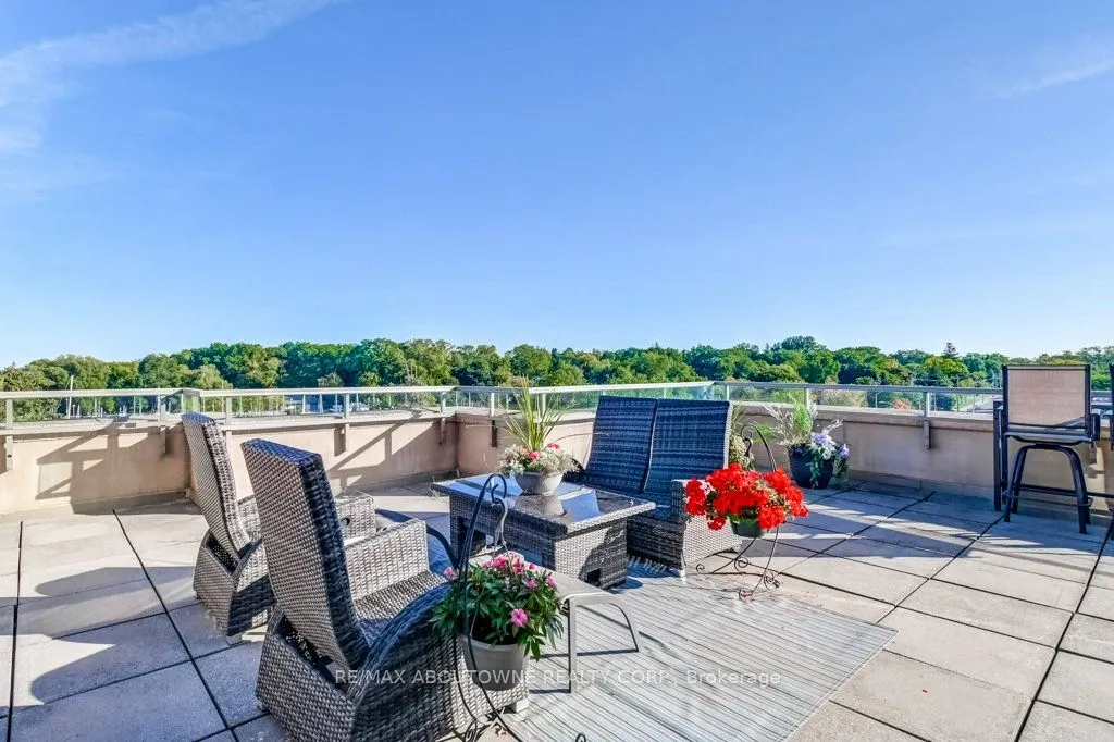 2511 Lakeshore Road W, #519