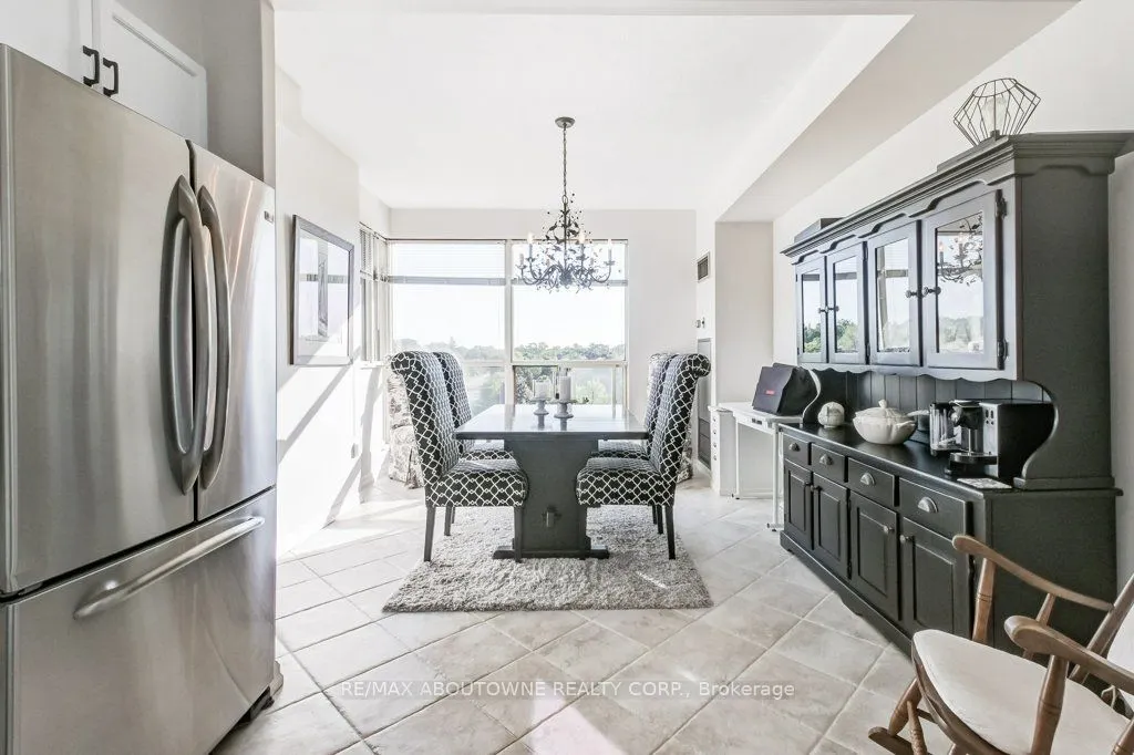 2511 Lakeshore Road W, #519