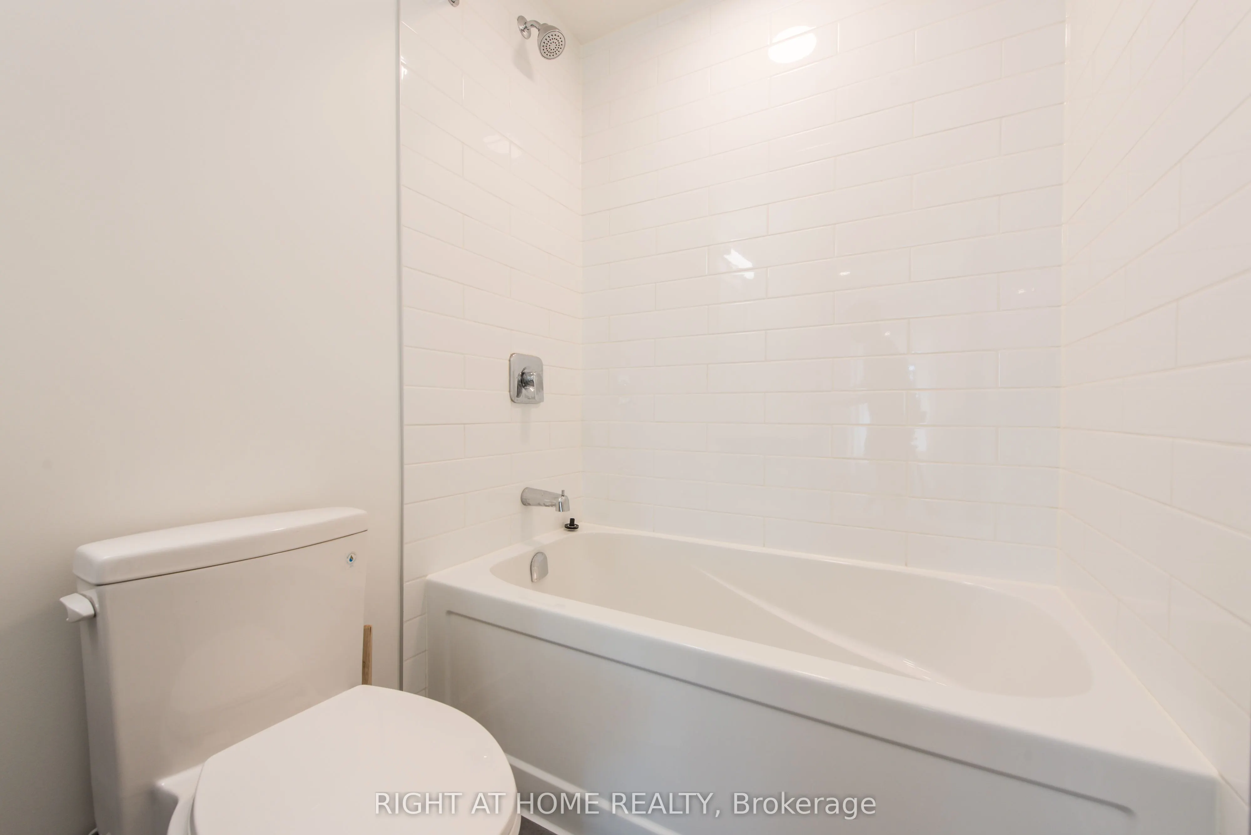 7 Fairbank Avenue W, #601
